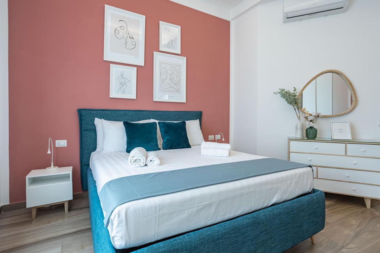 Hostly - Tarsia 50-Beautiful Terrace On Naples Apartment Екстериор снимка